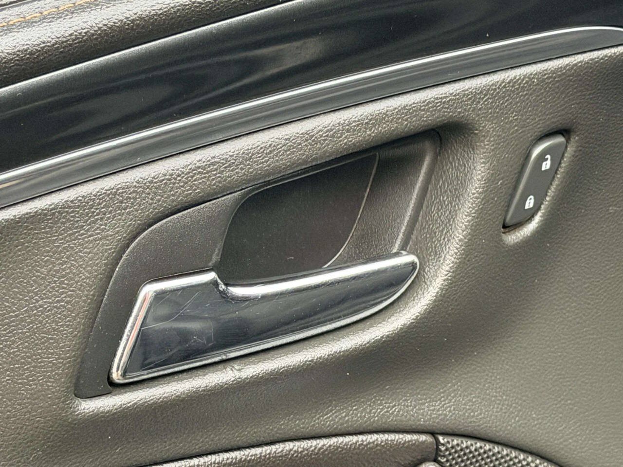 Used 2019 Chevrolet Impala LT FWD image 17