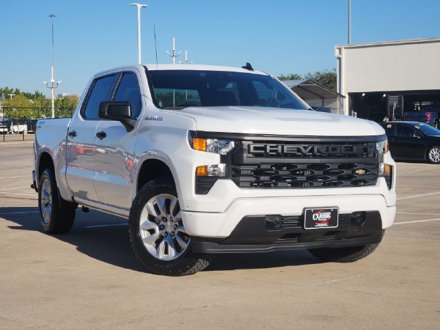 Used 2024 Chevrolet Silverado 1500 Custom AWD/4WD image 2