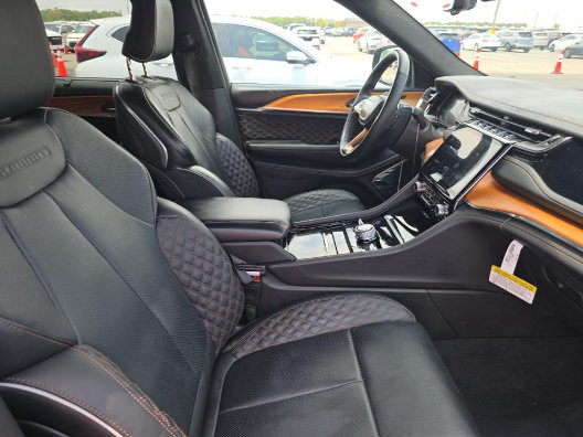 Certified 2025 Jeep Grand Cherokee L Summit AWD/4WD image 2