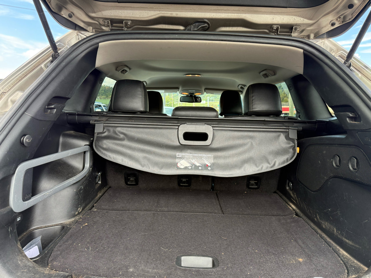Used 2017 Jeep Cherokee Latitude w/ Safety/Convenience Group image 23