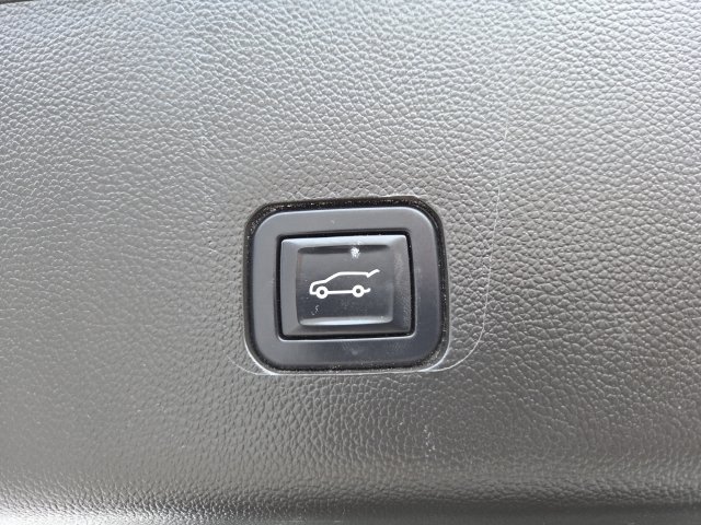 Used 2022 Chevrolet Traverse LT AWD/4WD image 13