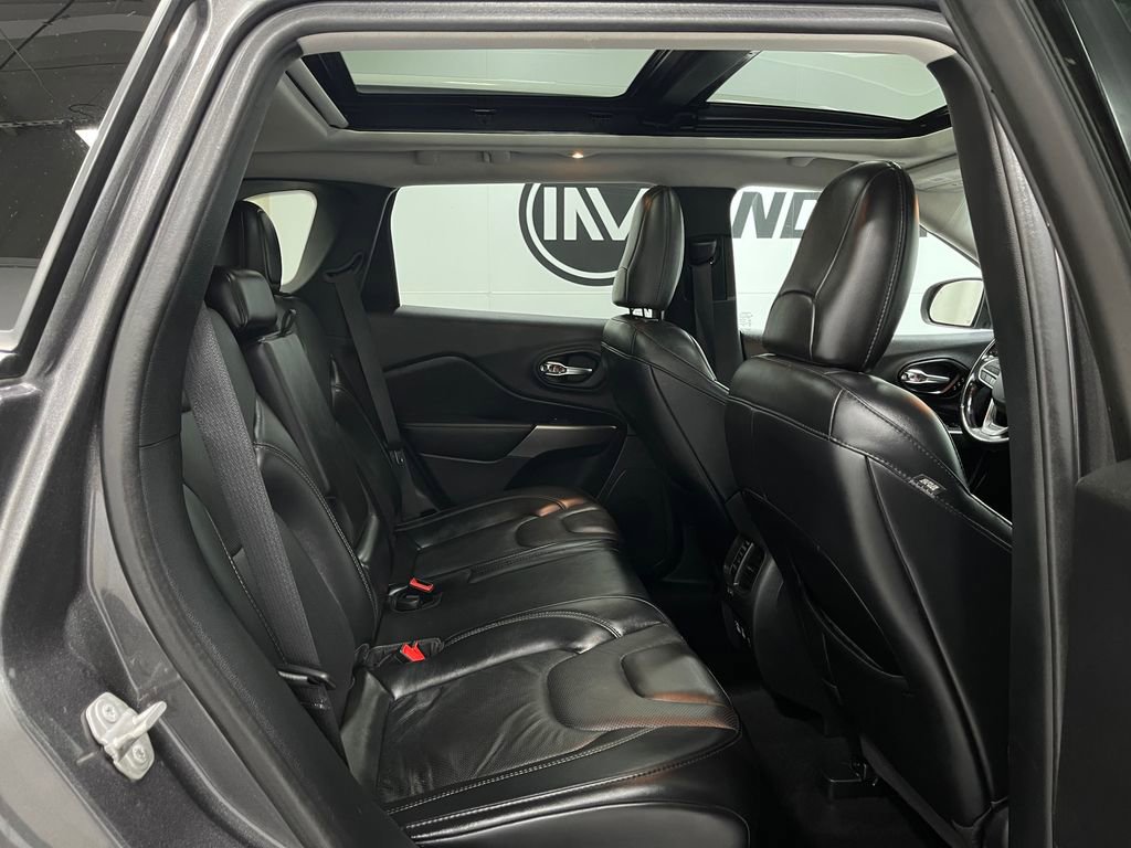 Used 2021 Jeep Cherokee Limited image 30