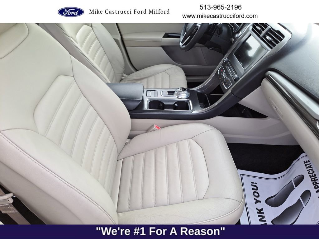 Used 2017 Ford Fusion SE w/ Fusion SE Technology Package image 25