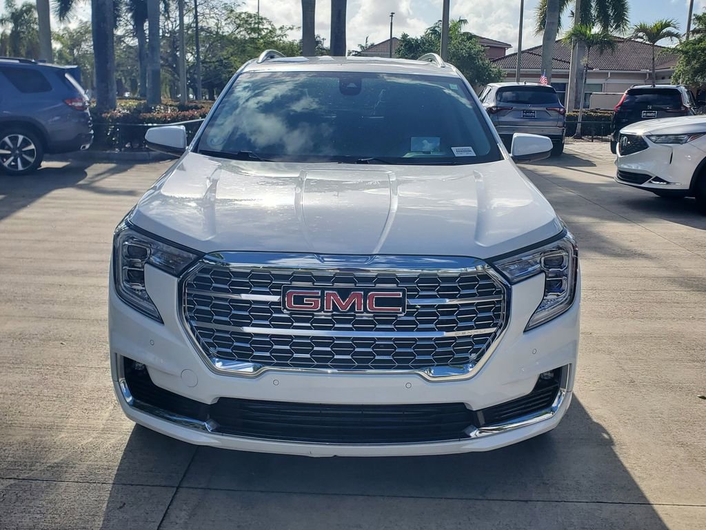 Used 2022 GMC Terrain Denali image 2