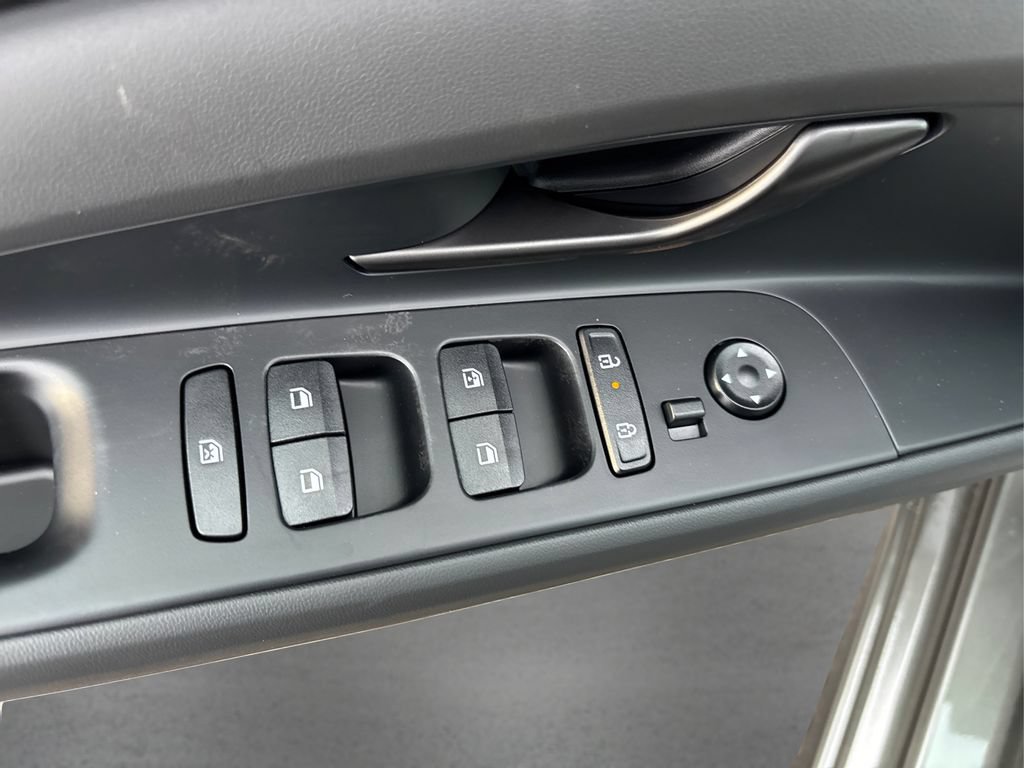 New 2026 Hyundai Elantra SEL FWD image 35