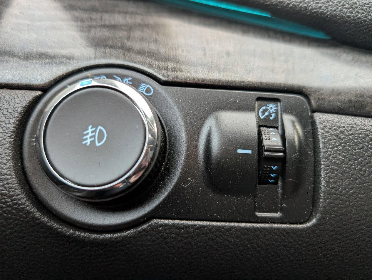 Used 2016 Buick Encore Sport Touring image 30