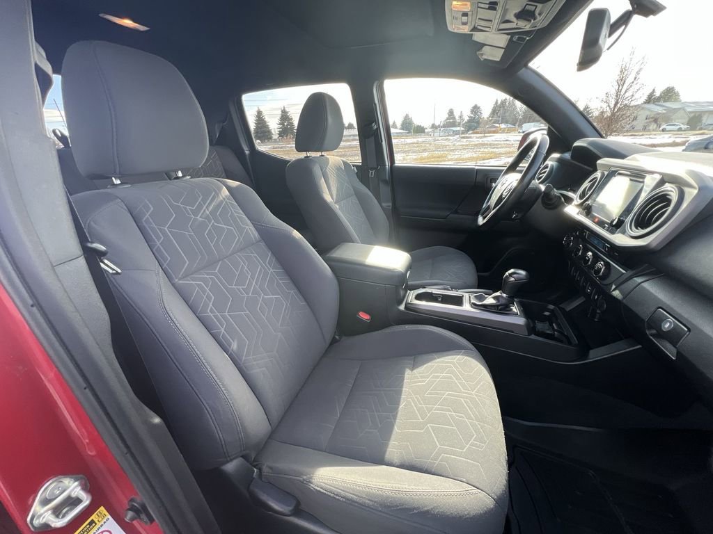Used 2016 Toyota Tacoma TRD Off-Road image 29