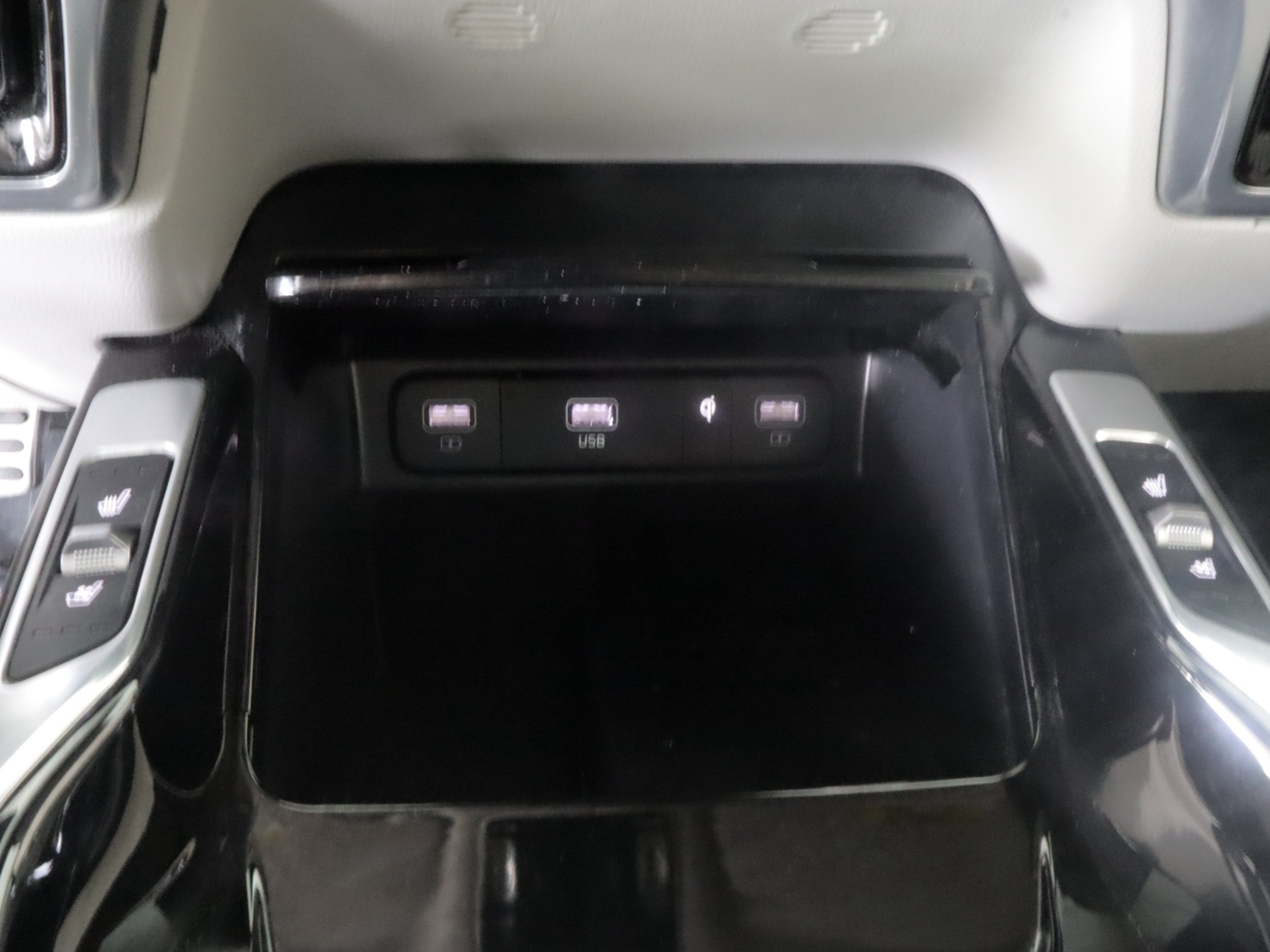 Used 2023 Kia Sorento SX Prestige w/ Panoramic Sunroof Package AWD/4WD image 15