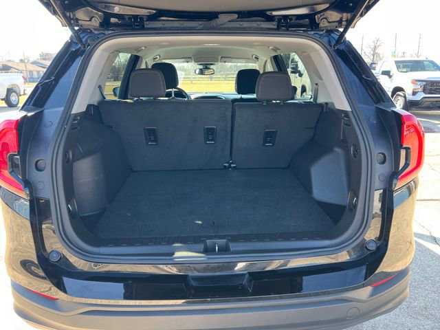 Used 2024 GMC Terrain SLE image 24