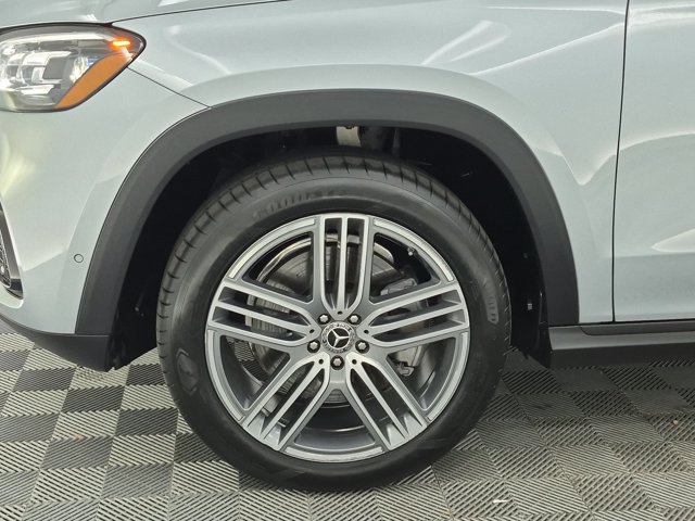 Used 2025 Mercedes-Benz GLS 450 4MATIC image 28