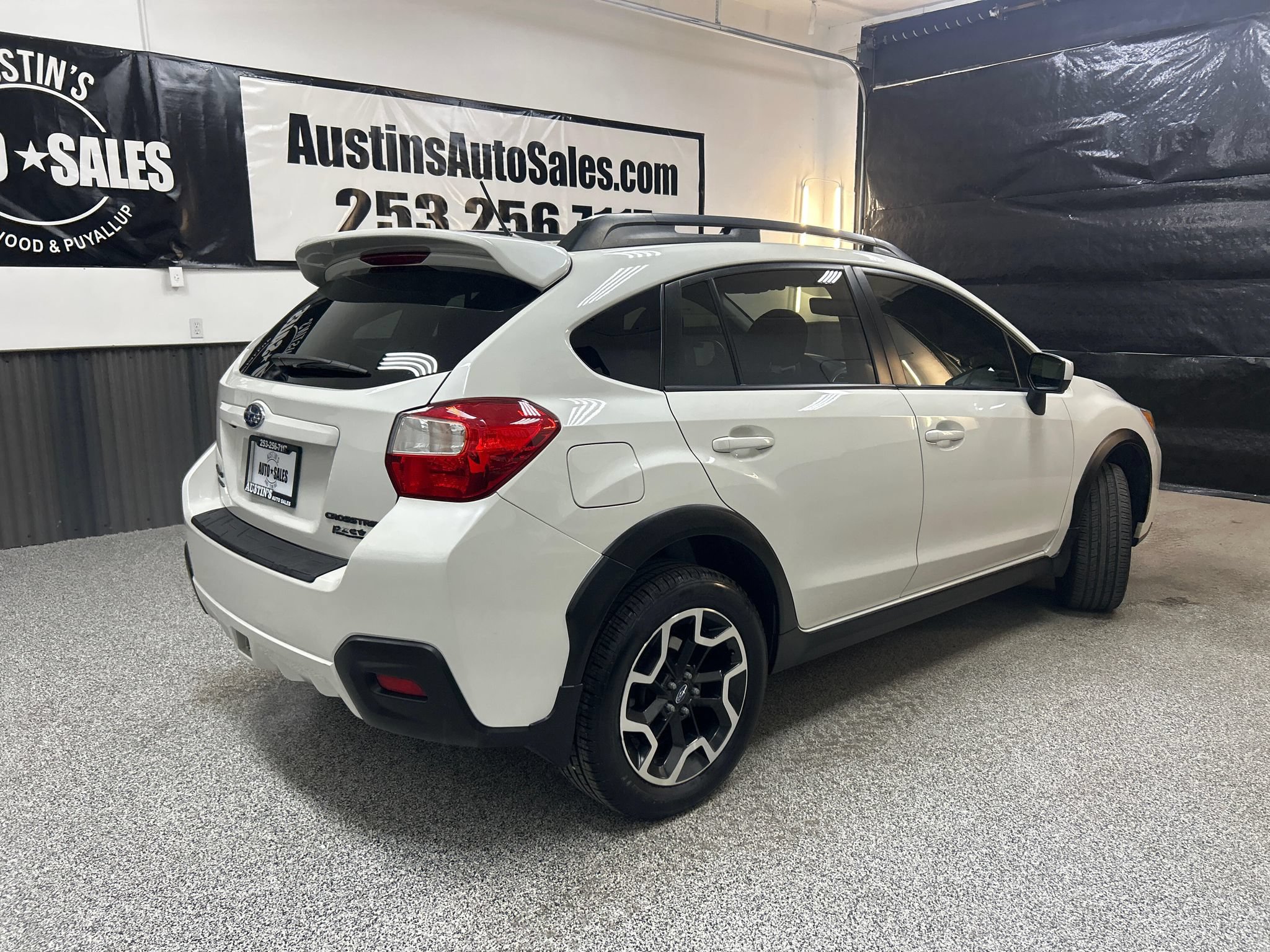 Used 2017 Subaru Crosstrek 2.0i Premium AWD/4WD image 6