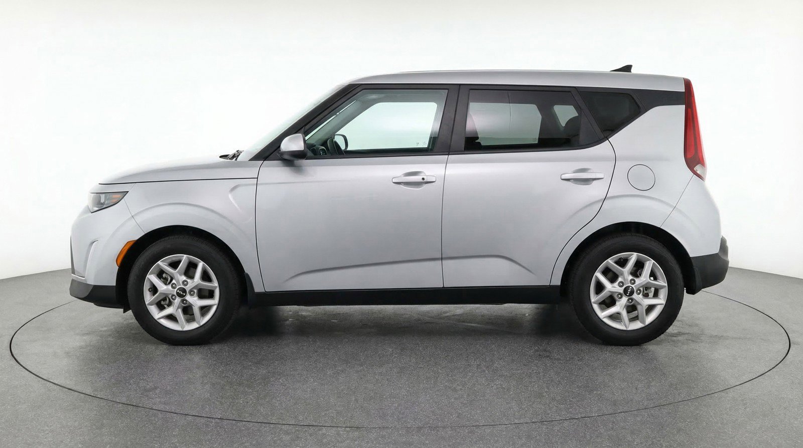 Used 2025 Kia Soul LX w/ LX Technology Package image 5