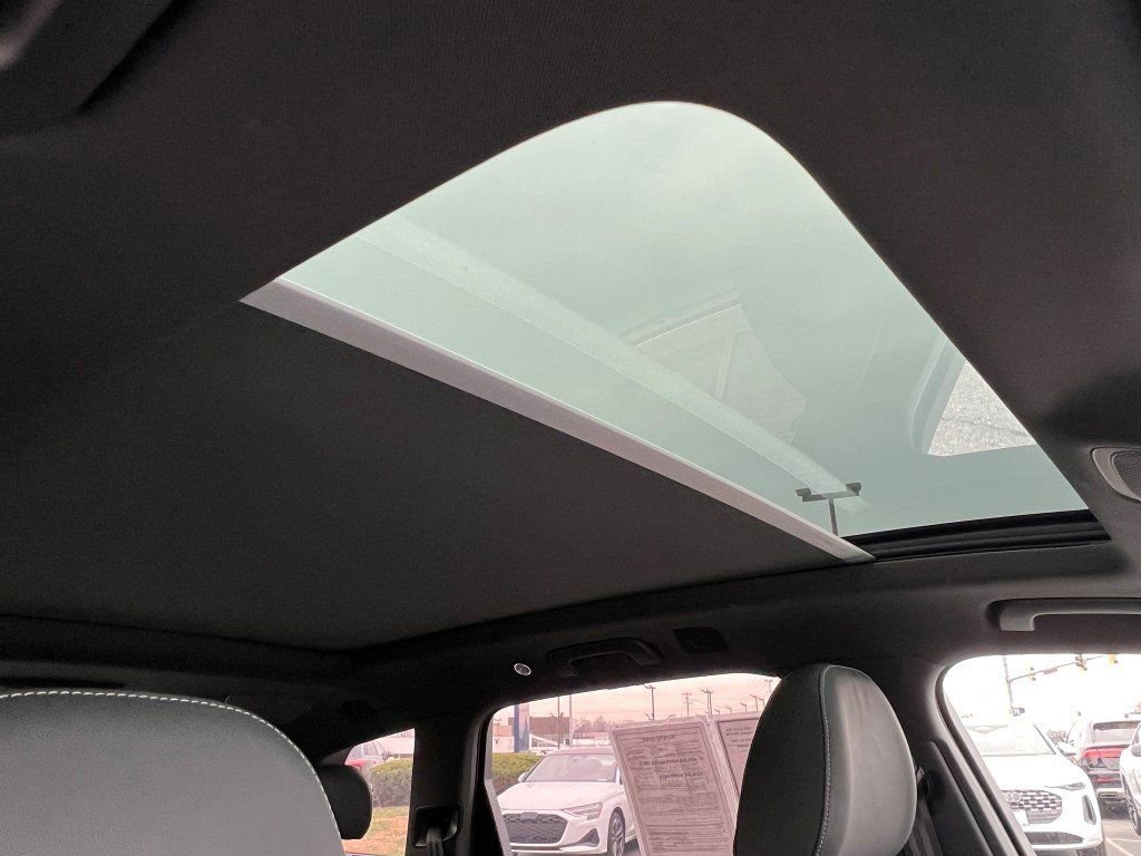 Used 2025 Audi Q7 3.0T Prestige w/ Prestige Package image 14