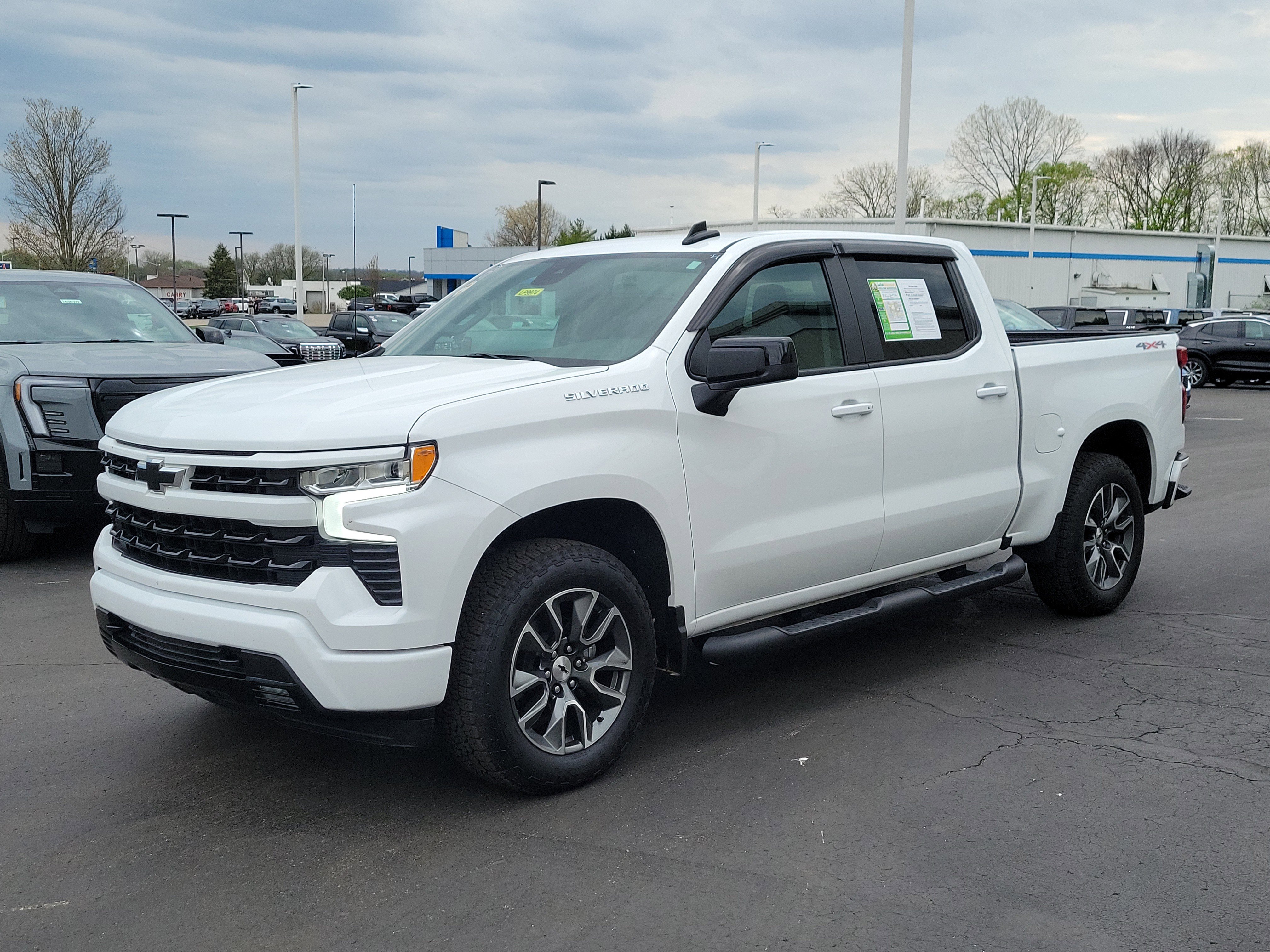 Used 2025 Chevrolet Silverado 1500 RST w/ Convenience Package II AWD/4WD image 2