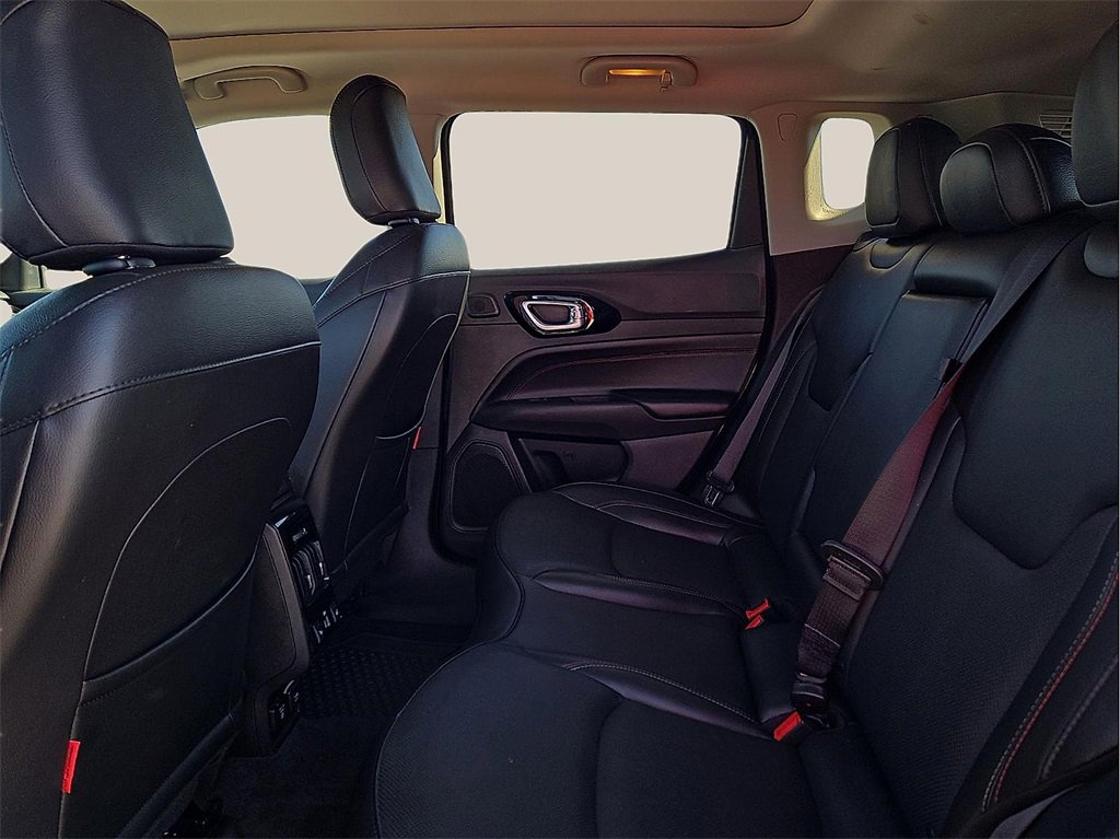 Used 2022 Jeep Compass Trailhawk w/ Trailhawk Elite Group image 9