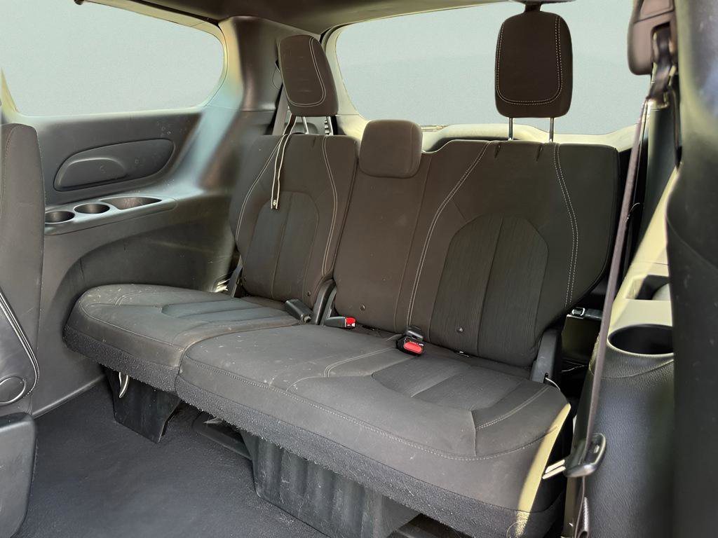 Used 2018 Chrysler Pacifica Touring Plus w/ S Appearance Package FWD image 12
