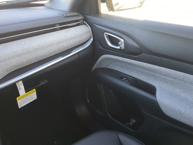 New 2026 Jeep Compass Latitude image 19