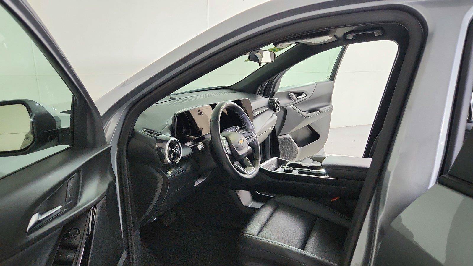 Used 2026 Chevrolet Equinox LT w/ Convenience Package II AWD/4WD image 16