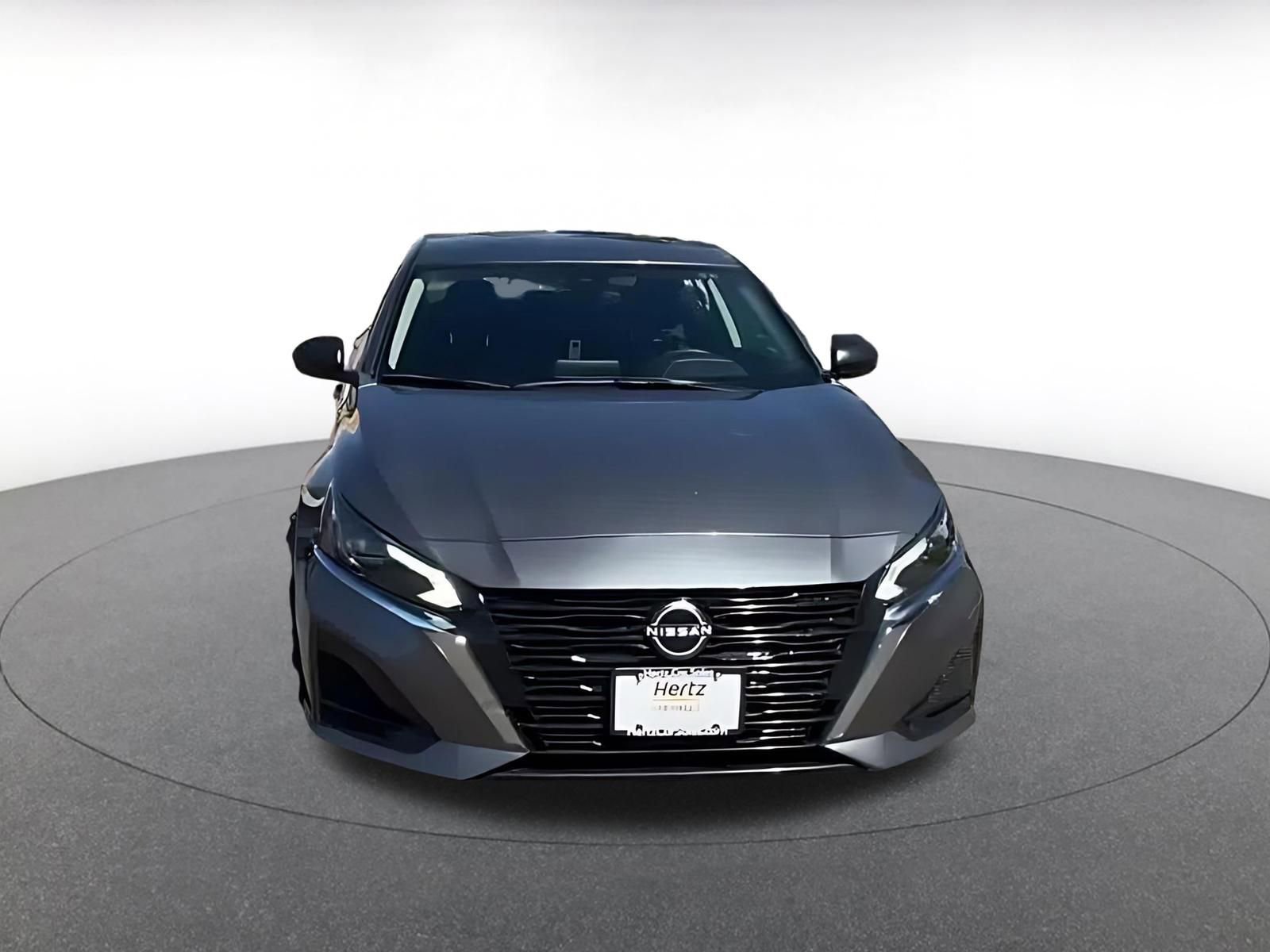 Used 2025 Nissan Altima 2.5 SV image 4