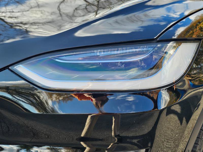 Used 2022 Tesla Model X image 32