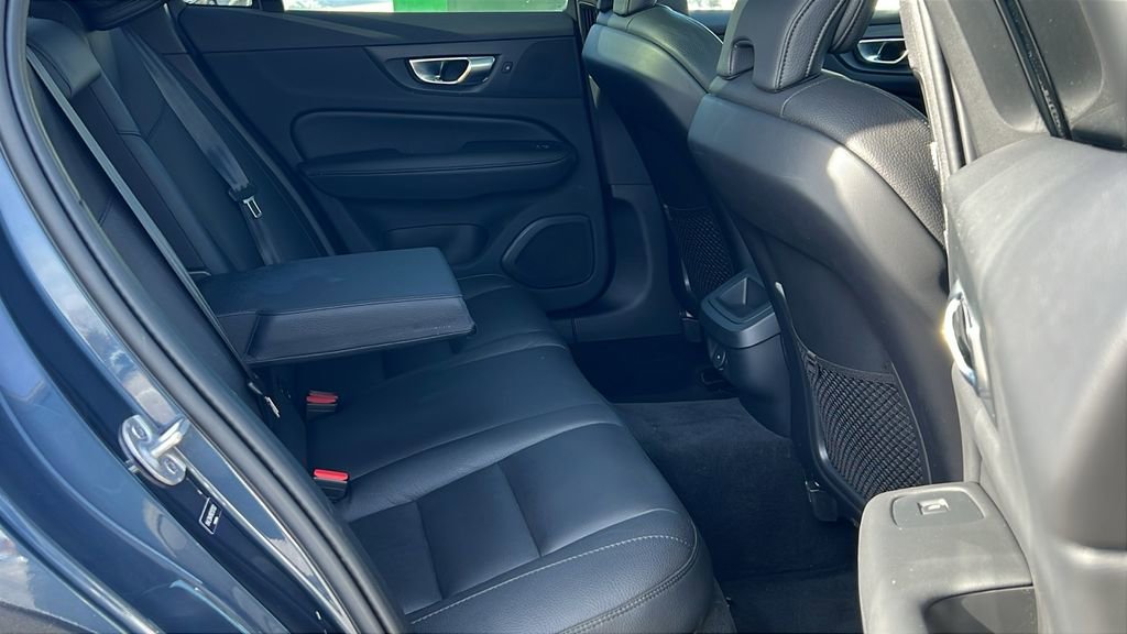 Used 2024 Volvo V60 B5 Cross Country Plus AWD/4WD image 15