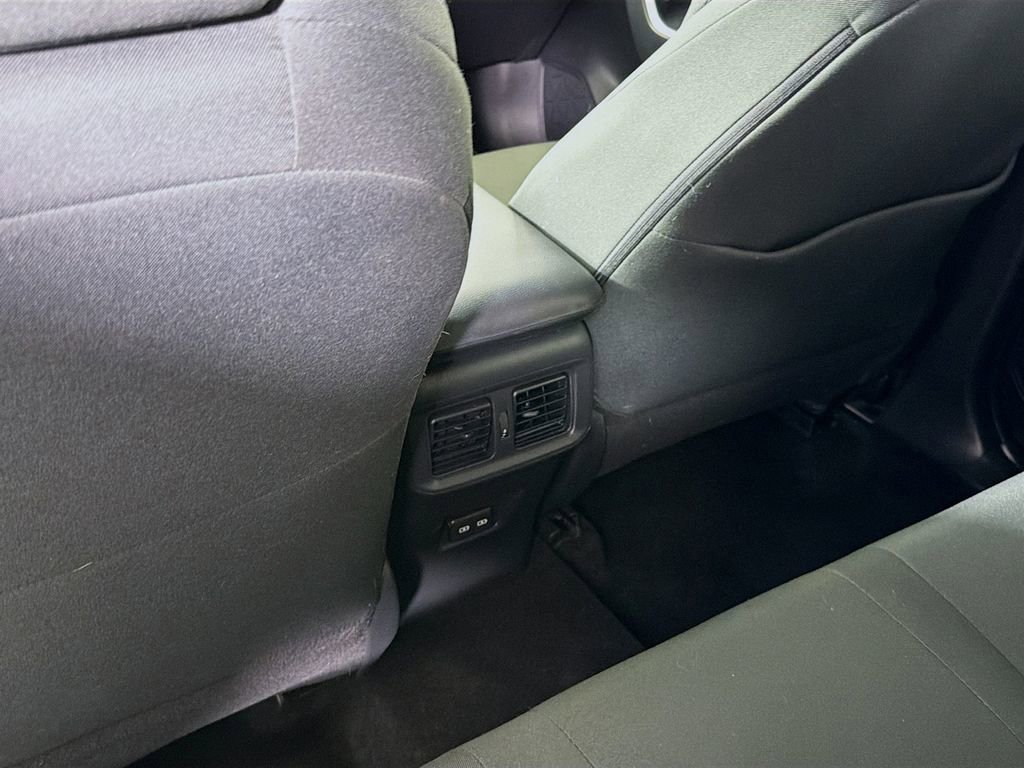 Used 2023 Toyota RAV4 SE image 26