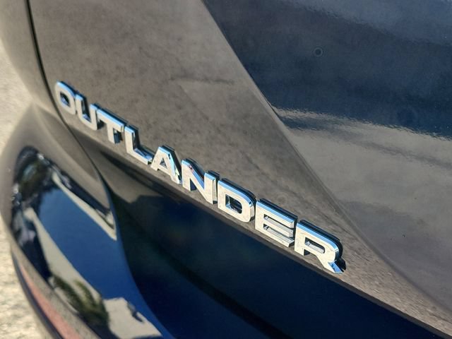 New 2026 Mitsubishi Outlander SE FWD image 9