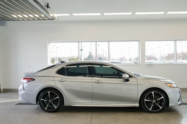 Used 2020 Toyota Camry XSE image 7