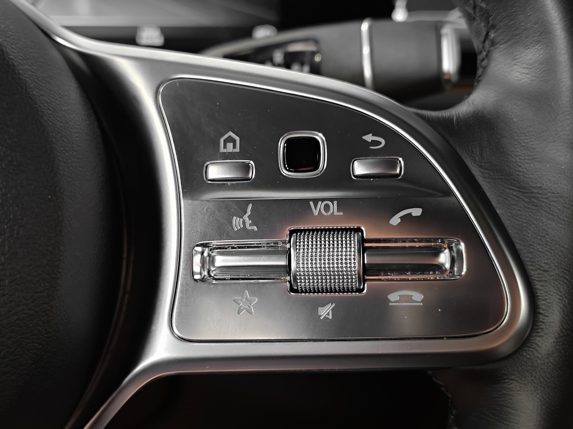 Used 2023 Mercedes-Benz G 550 image 36