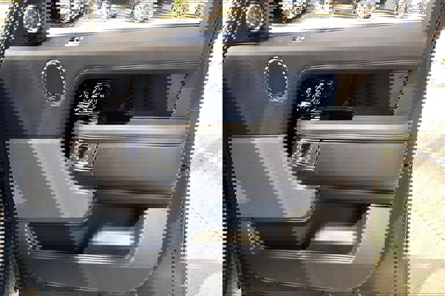 Used 2022 Land Rover Range Rover Westminster Edition image 23