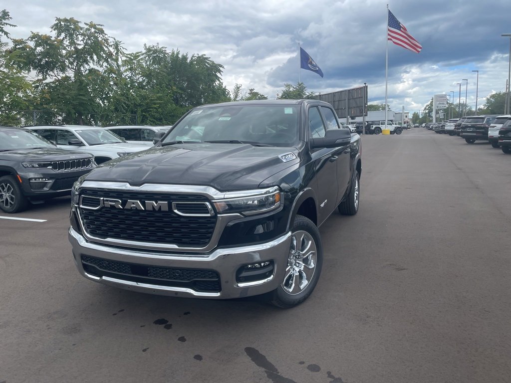 New 2025 RAM 1500 4x4 Crew Cab