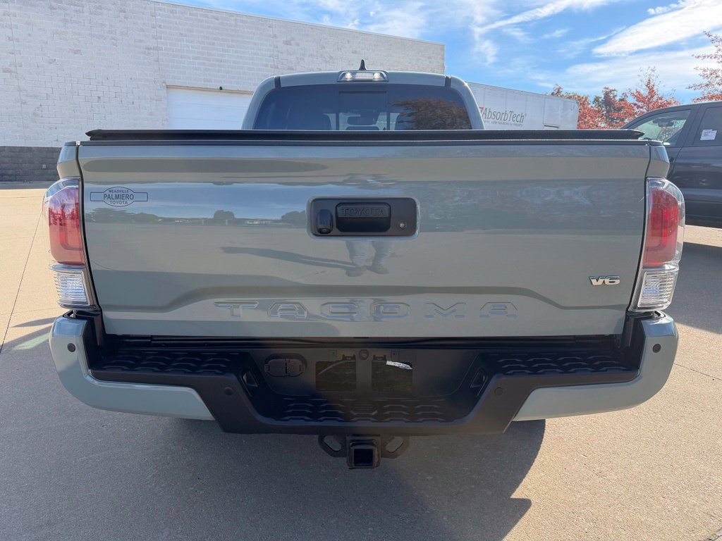 Certified 2023 Toyota Tacoma TRD Off-Road w/ TRD Premium Off Road Package AWD/4WD image 4
