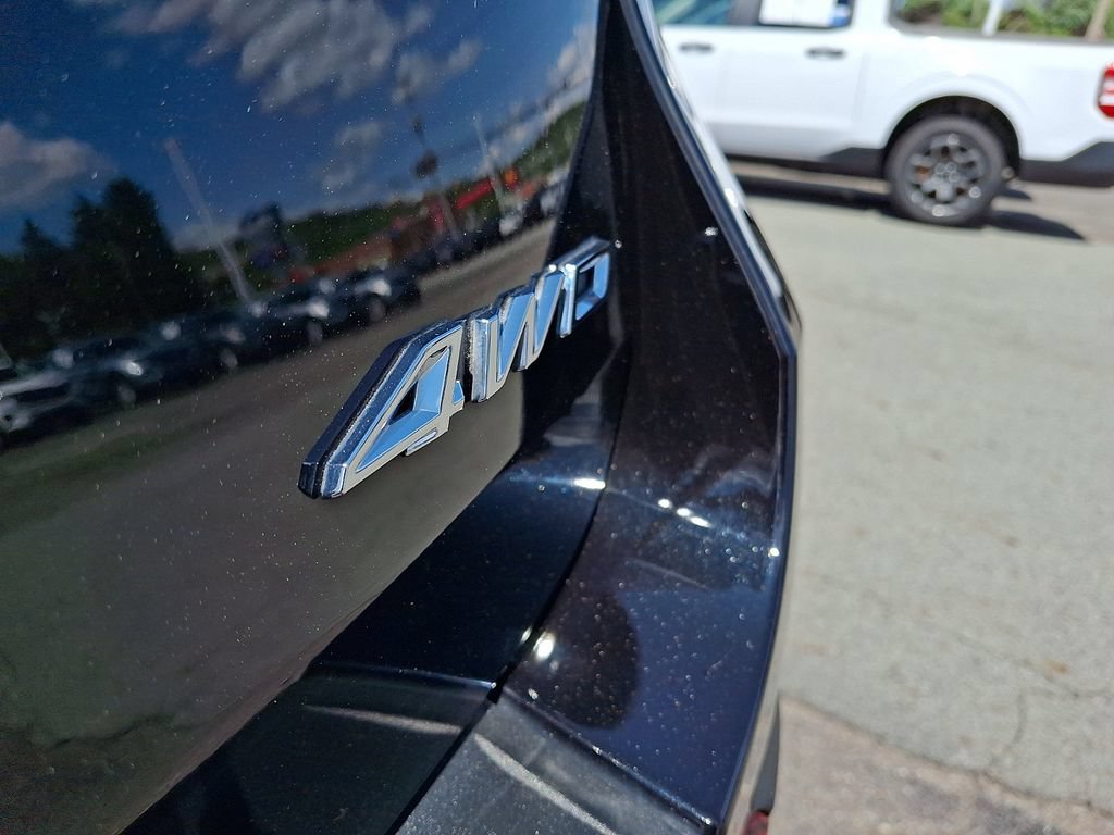 Certified 2023 Ford Explorer XLT w/ Equipment Group 202A AWD/4WD image 31