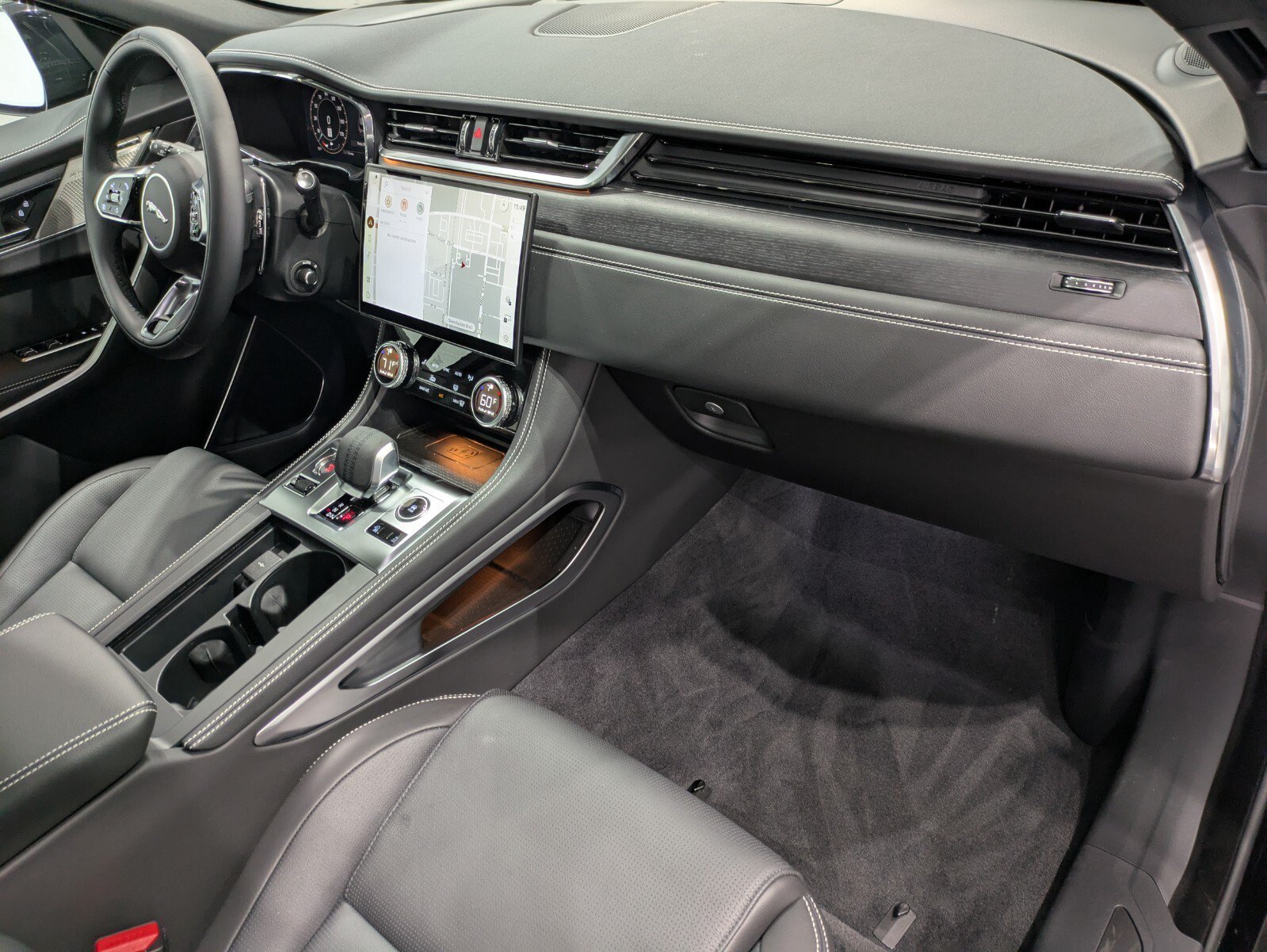 New 2026 Jaguar F-PACE R-Dynamic S AWD/4WD image 25