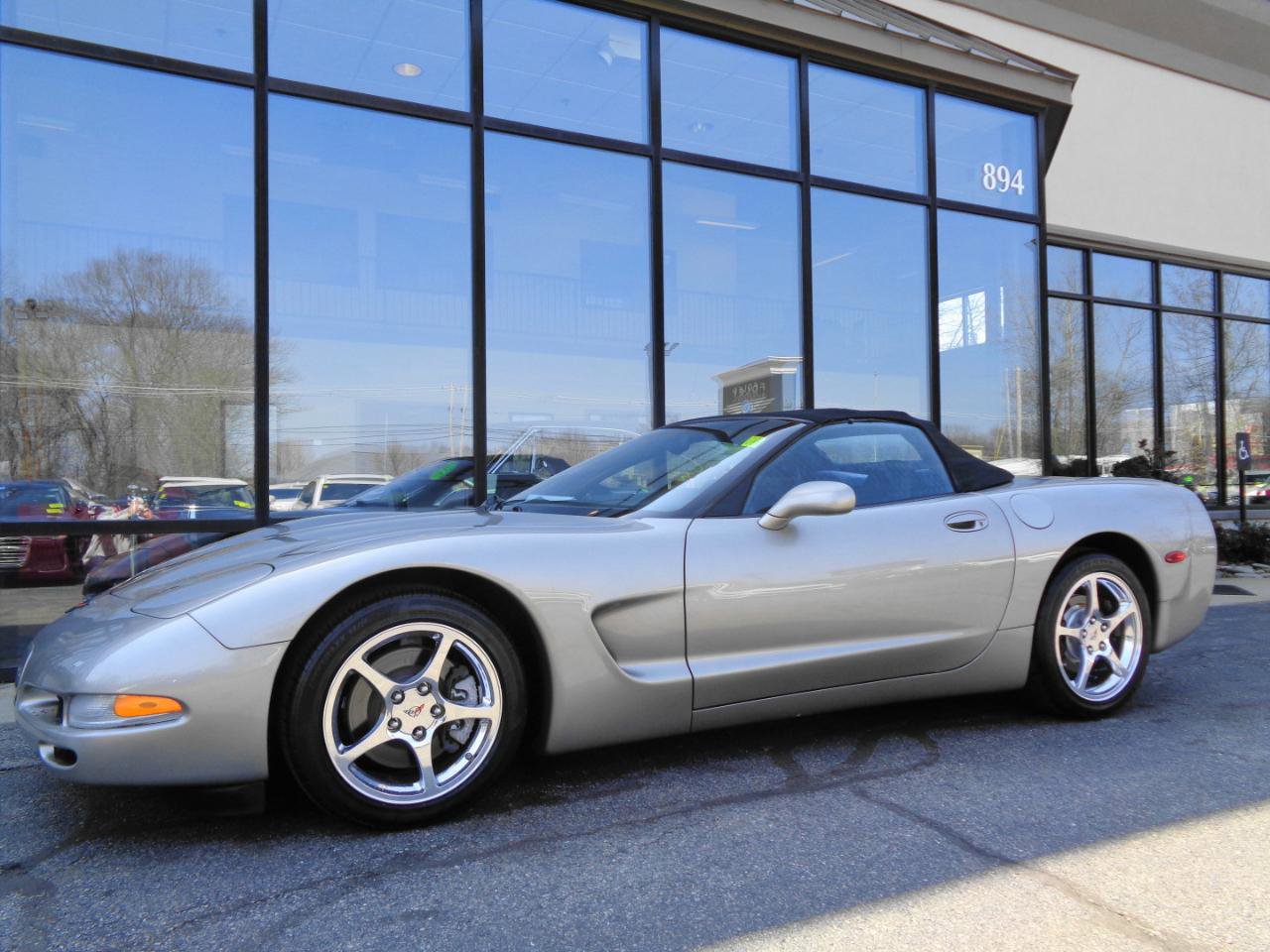 Used 2002 Chevrolet Corvette Convertible w/ Preferred Equipment Group2 image 9