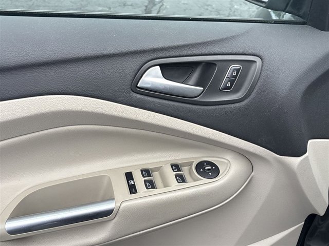 Used 2016 Ford Escape SE w/ SE Leather Comfort Package image 21