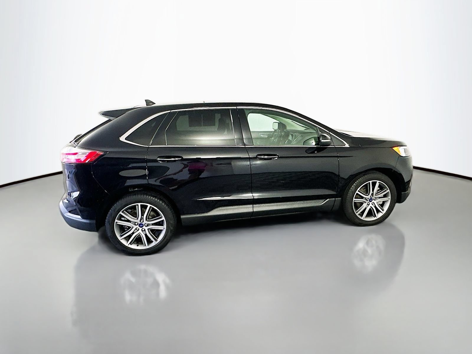 Used 2022 Ford Edge Titanium AWD/4WD image 8