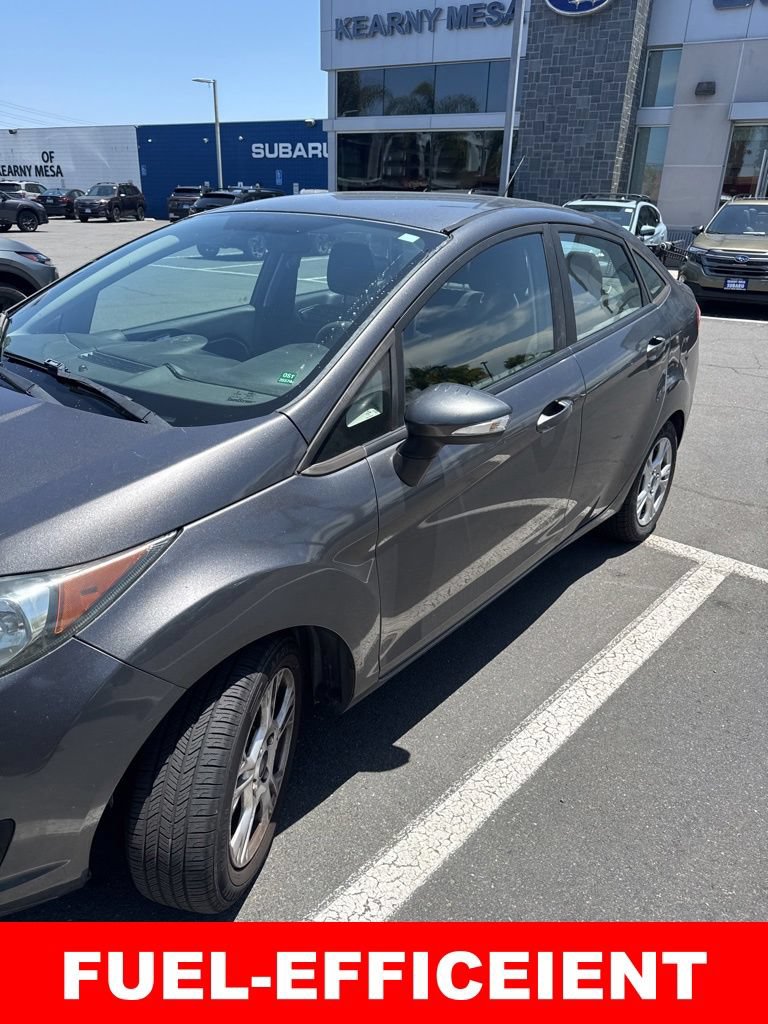 Used 2016 Ford Fiesta SE FWD image 2