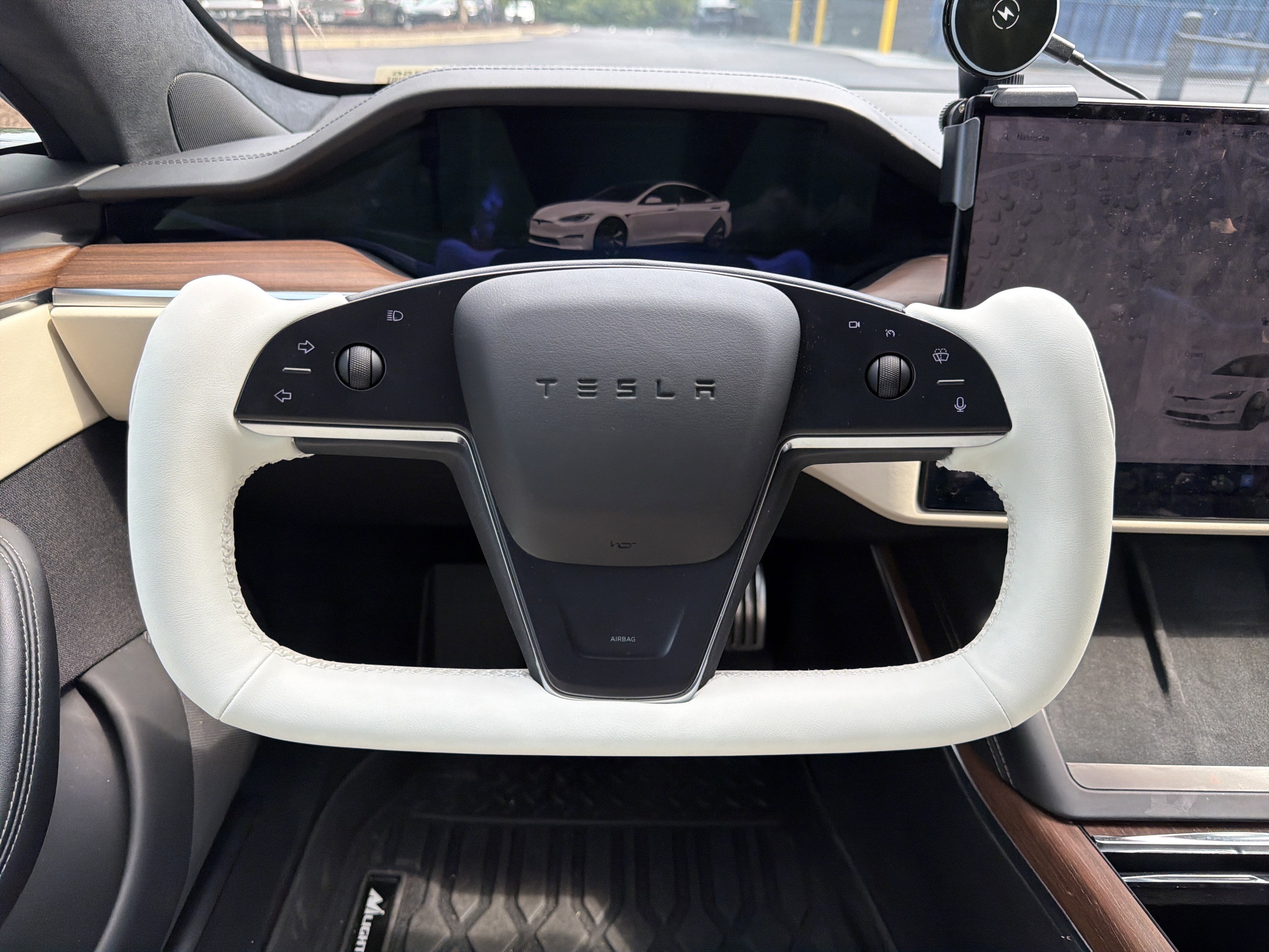Used 2022 Tesla Model S AWD/4WD image 10