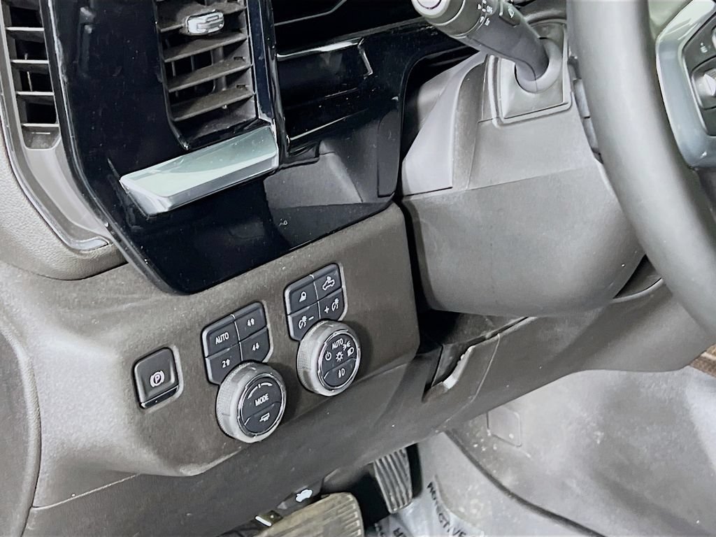 Certified 2025 Chevrolet Silverado 1500 RST w/ Convenience Package II AWD/4WD image 9