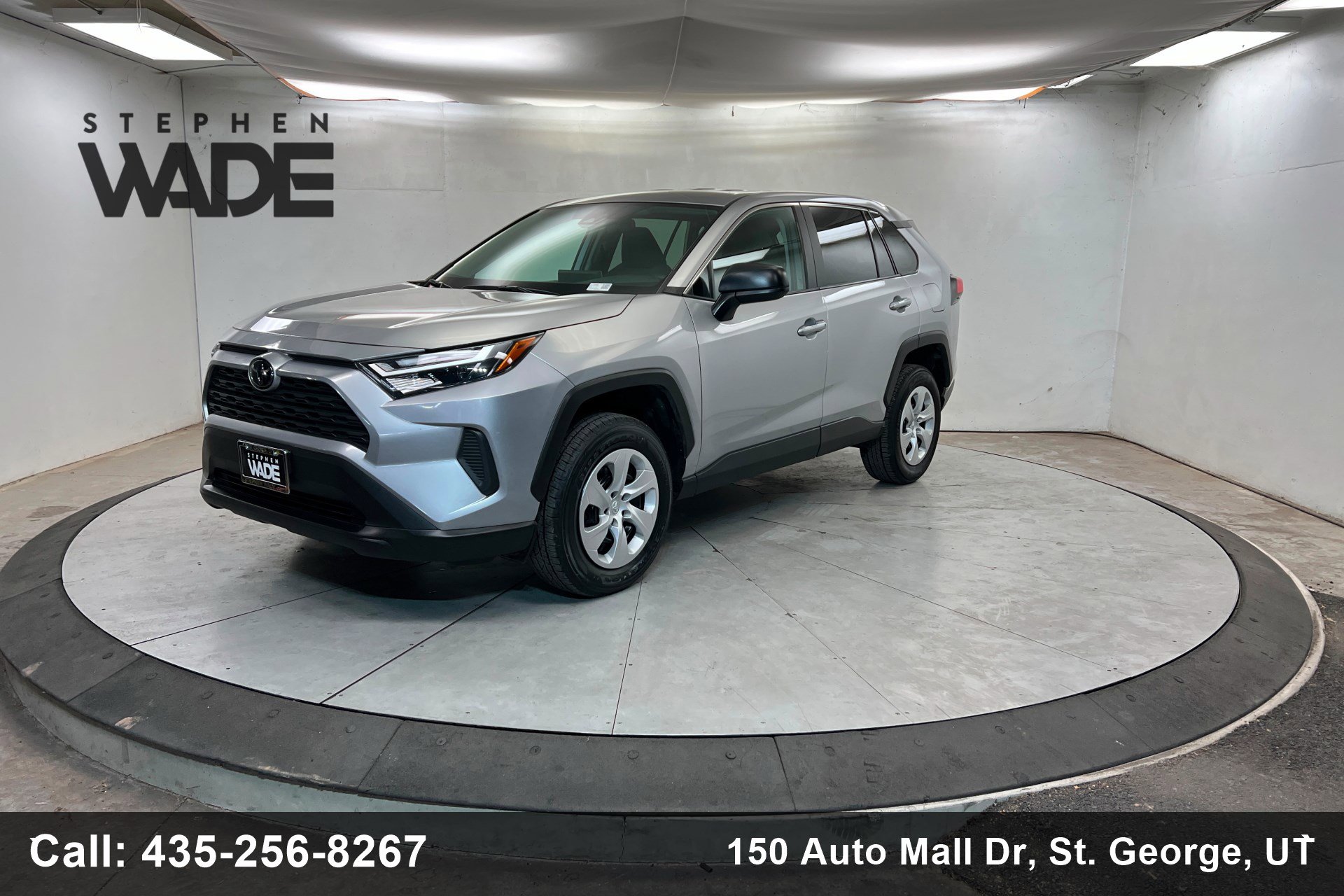 Used 2024 Toyota RAV4 LE image 1