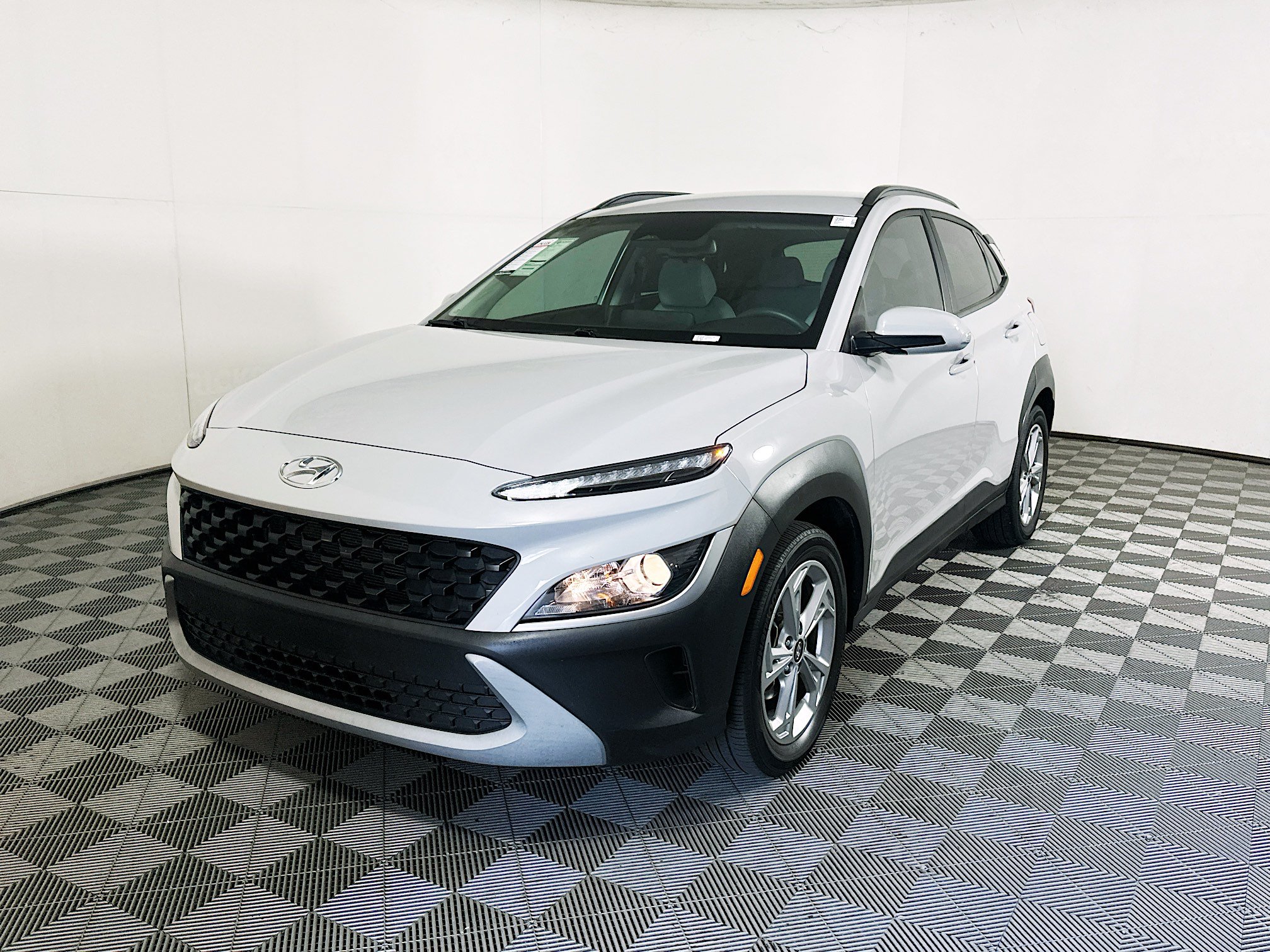 Used 2023 Hyundai Kona SEL FWD image 7