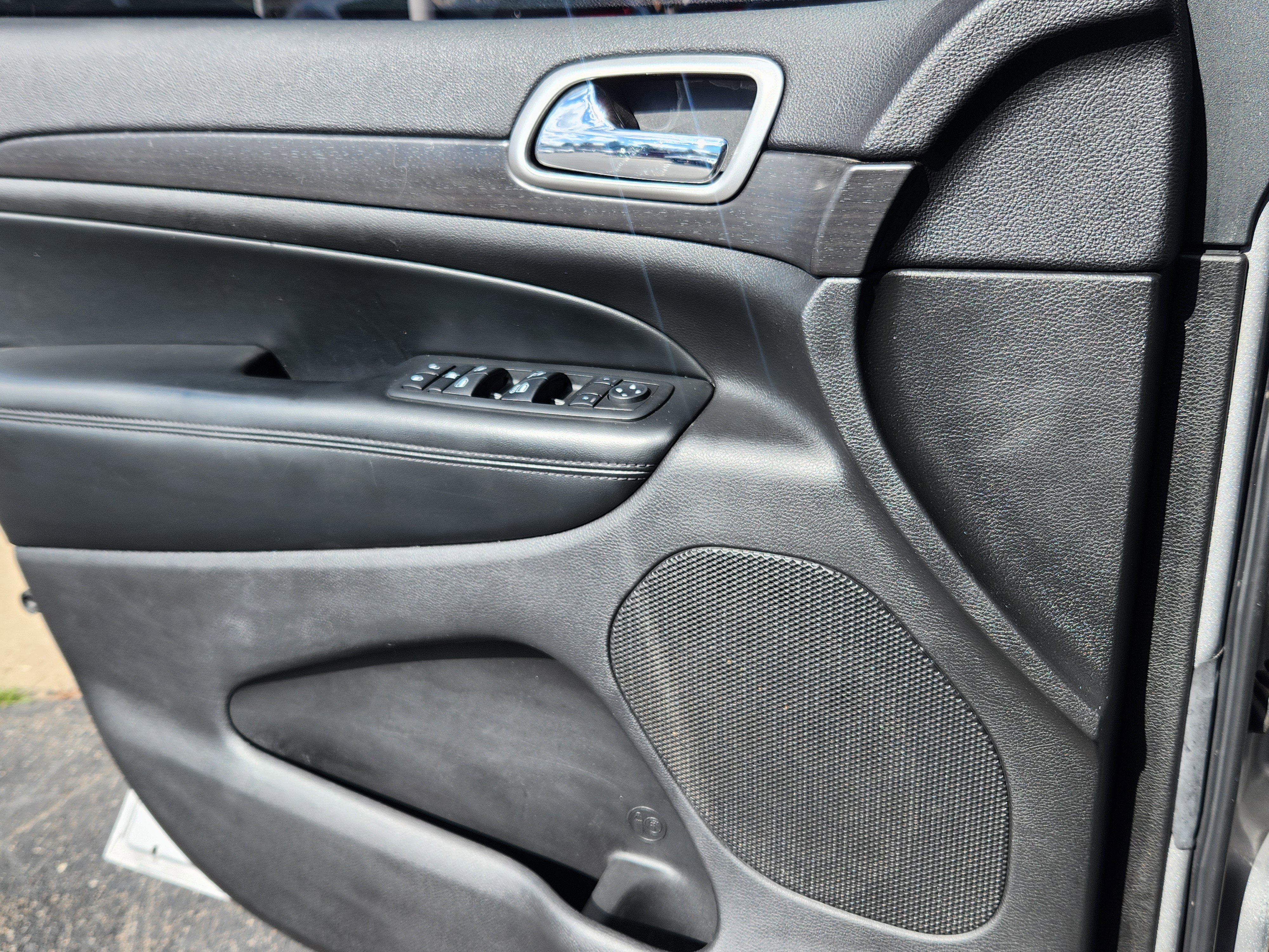 Used 2017 Jeep Grand Cherokee Altitude image 12