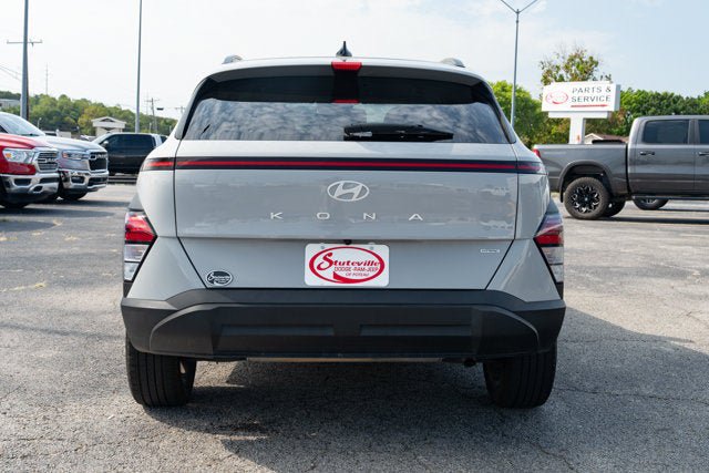 Used 2025 Hyundai Kona SEL AWD/4WD image 4