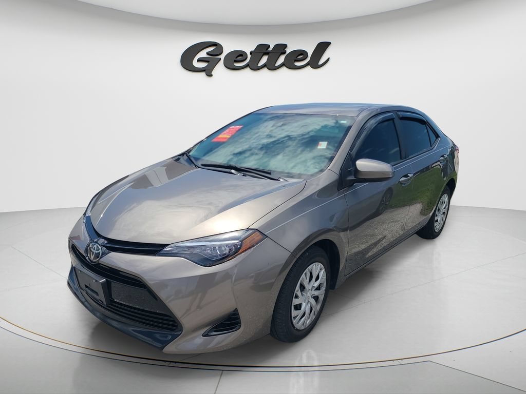 Used 2018 Toyota Corolla LE FWD image 1