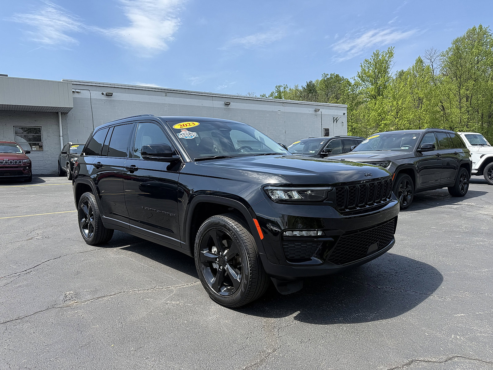 Certified 2023 Jeep Grand Cherokee Limited w/ Black Appearance Package AWD/4WD image 23