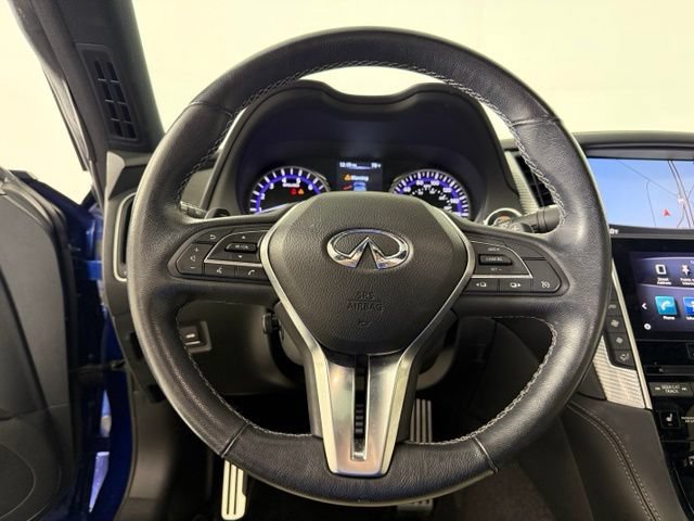 Used 2017 INFINITI Q60 Red Sport 400 RWD image 24