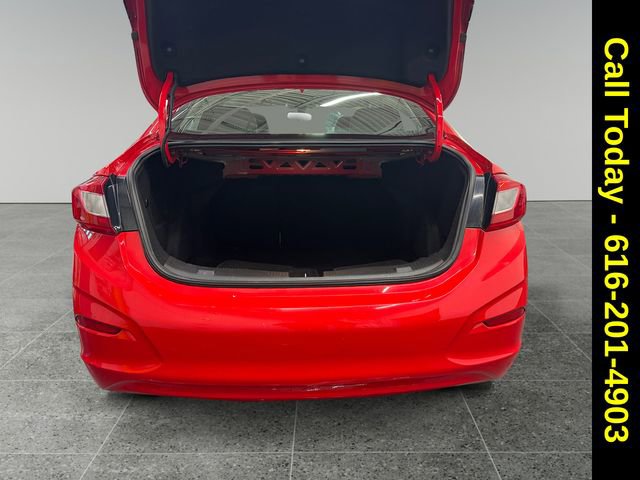 Used 2018 Chevrolet Cruze LT image 12