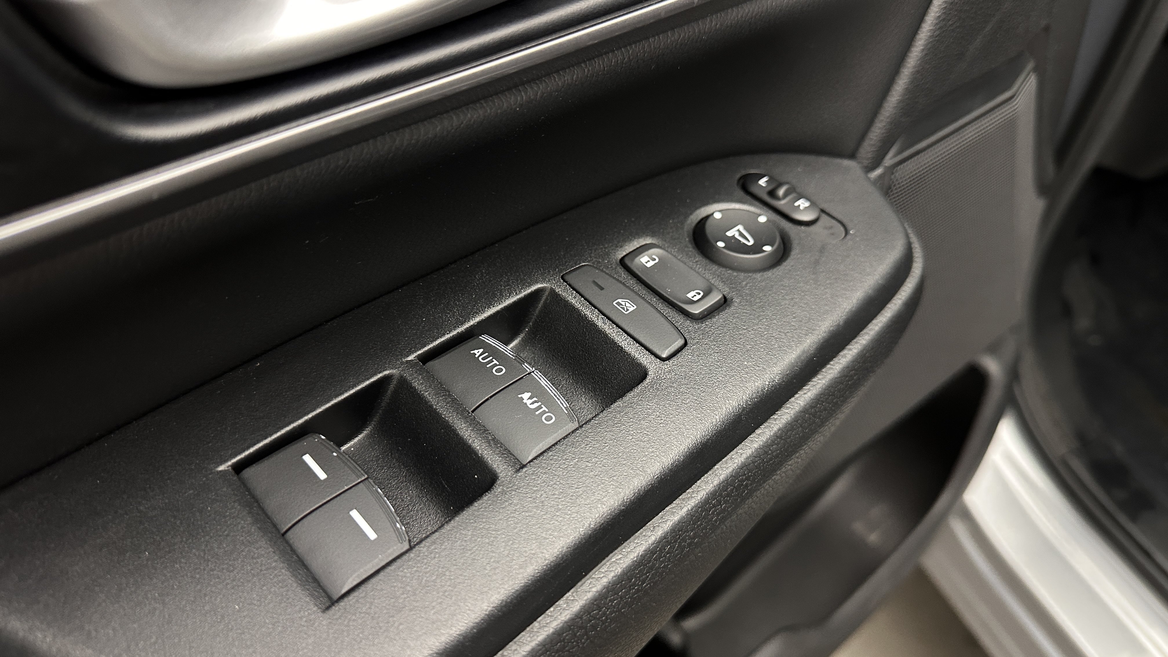 Used 2022 Honda CR-V EX-L image 11