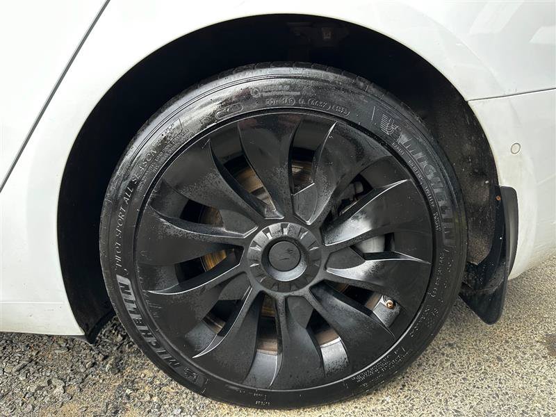 Used 2018 Tesla Model 3 Long Range RWD image 16